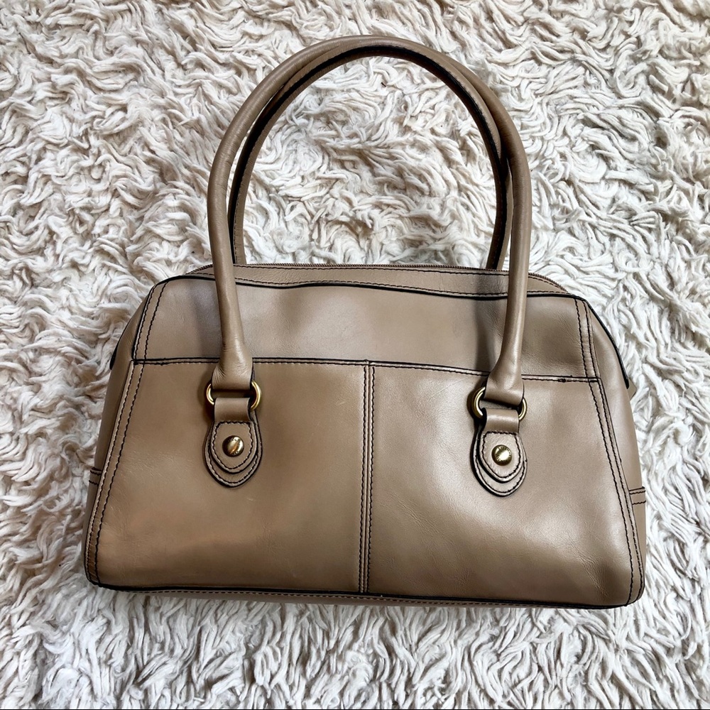 Etienne Aigner ~  Leather Handbag - Picture 5 of 8